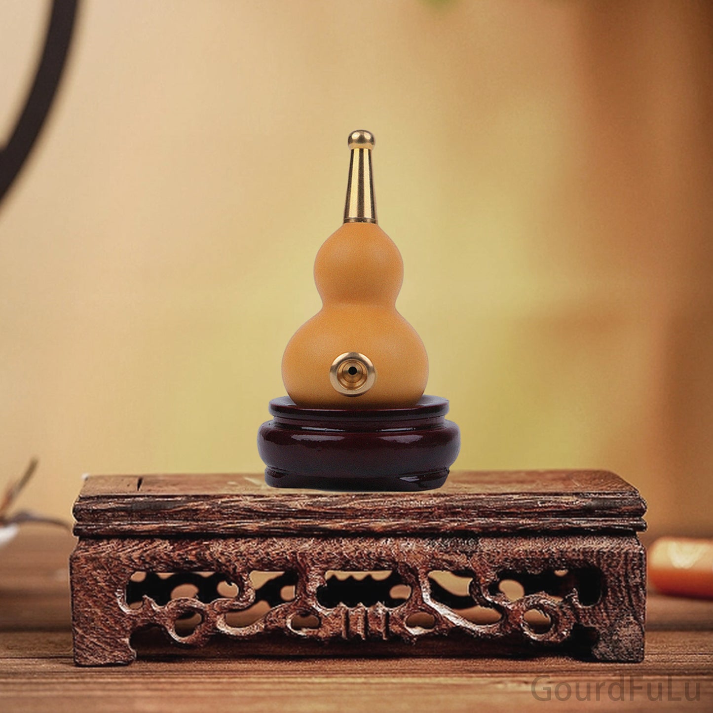 Handcrafted Traditional Chinese Gourd Pipe - Unique Smoking Experience with Authentic Design - Perfect Gift for Smoking Enthusiasts and Collectors