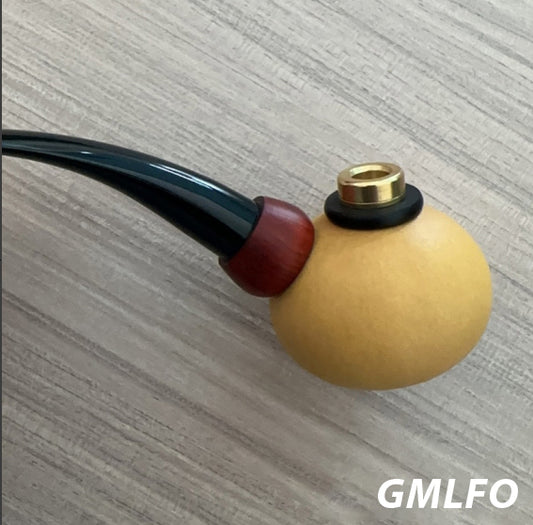 Chinese Traditional Practical Gourd Tobacco Pipe - Unique Design with Utilitarian Features, Perfect for Smoking Enthusiasts and Collectors