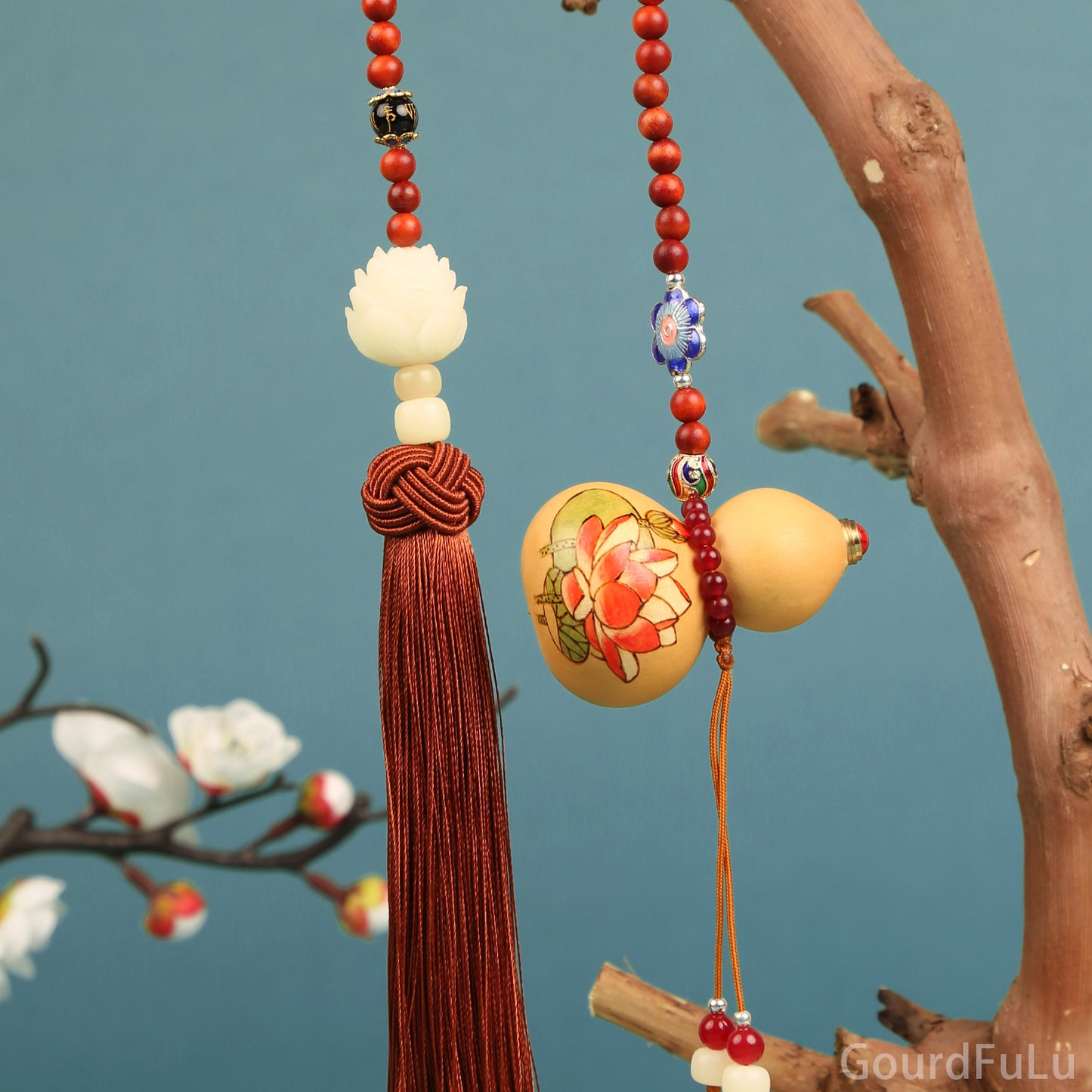 Handcrafted Gourd Pendant for Good Luck and Prosperity - Traditional Chinese Decorative Ornament for Home or Car